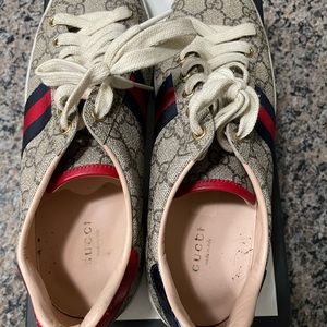 Gucci Women's Ace GG Supreme Canvas Low Top Lace Up Sneakers 39.5